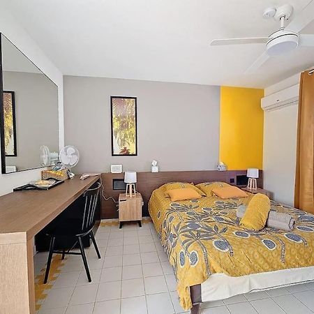 Studio Dans Village Vacances Manganao Saint-Francois  Extérieur photo